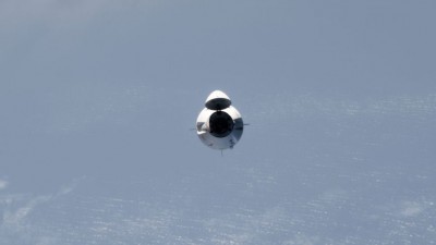 SpaceX 龙飞船搭载 4 名宇航员返回地球，预计今日下午降落在佛罗里达州附近海域