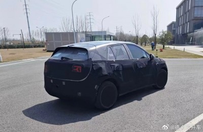 蔚来第三品牌旗下车型谍照曝光：定位小型车，依旧能换电